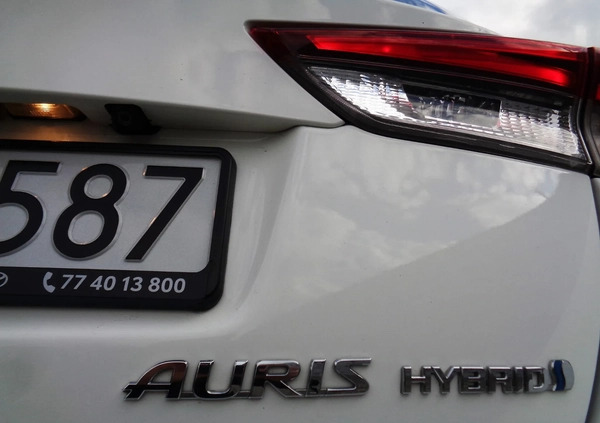 Toyota Auris cena 55900 przebieg: 212000, rok produkcji 2015 z Częstochowa małe 667